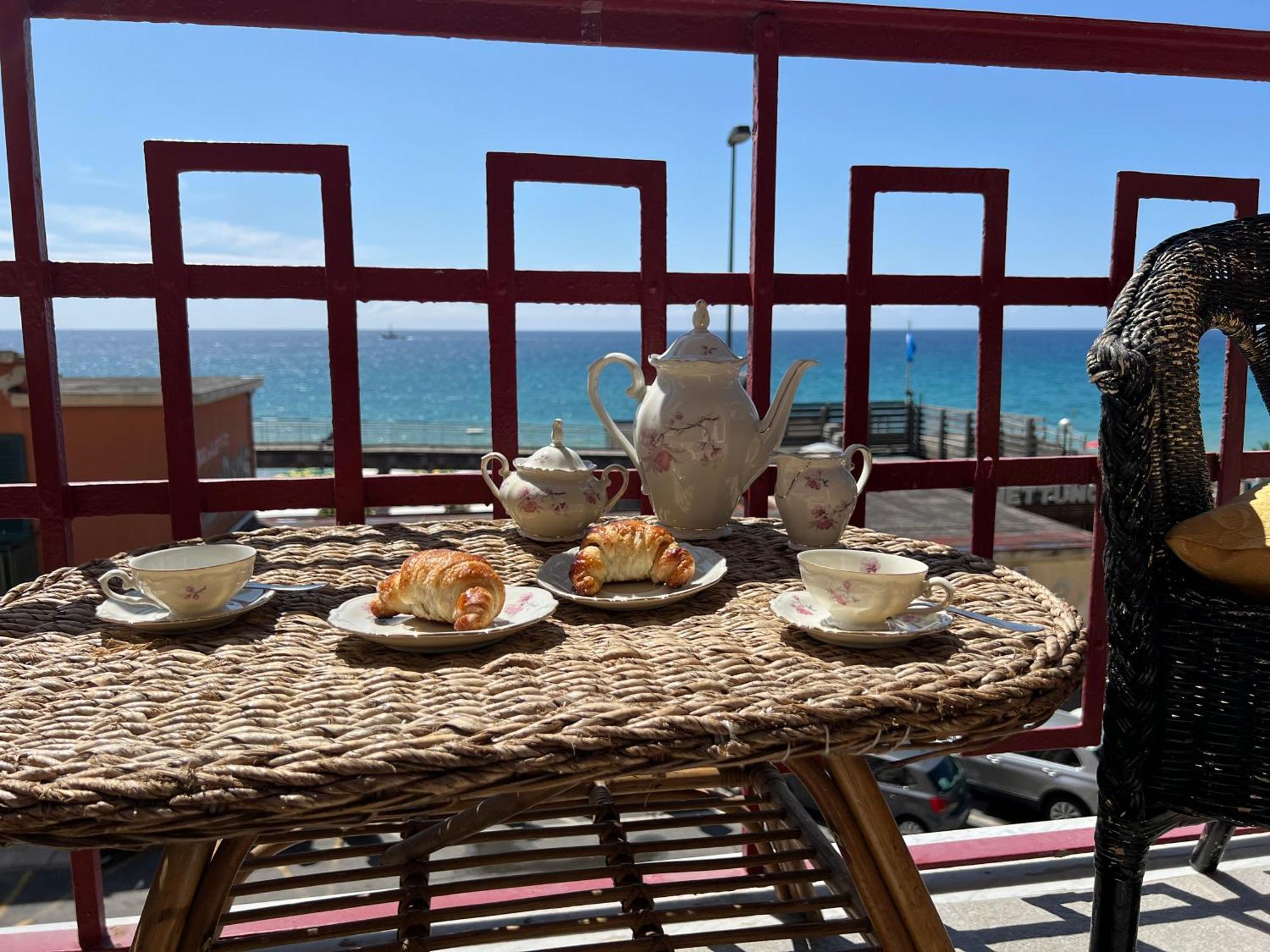"Casa Franca" Sea Front With Wifi & Air Conditioning Savone Extérieur photo